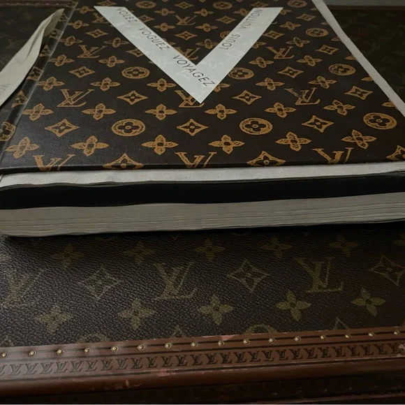 LOUIS VUITTON EXPOSITION COFFEE TABLE BOOK